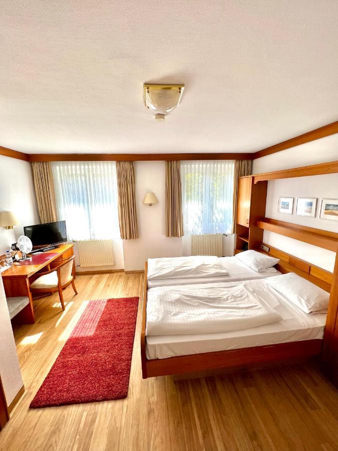 Hotel Krone นอยเอนบวร์ก อัม ไรน์ ภายนอก รูปภาพ